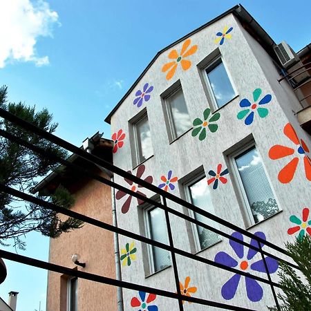 10 Coins Hostel & Tours Sofia Bagian luar foto