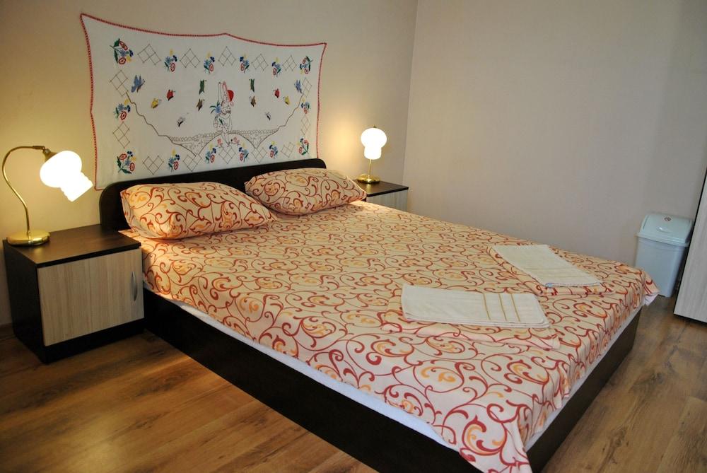 10 Coins Hostel & Tours Sofia Bagian luar foto