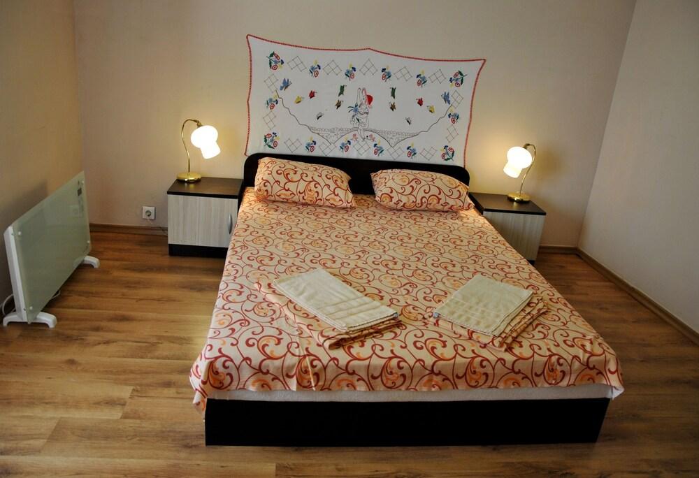 10 Coins Hostel & Tours Sofia Bagian luar foto