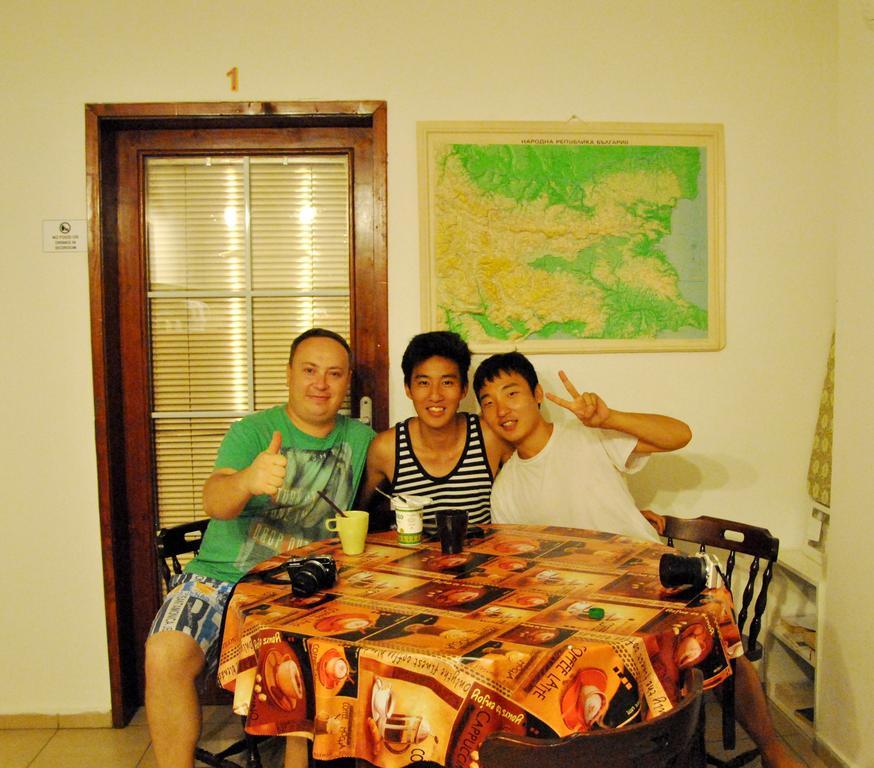 10 Coins Hostel & Tours Sofia Bagian luar foto