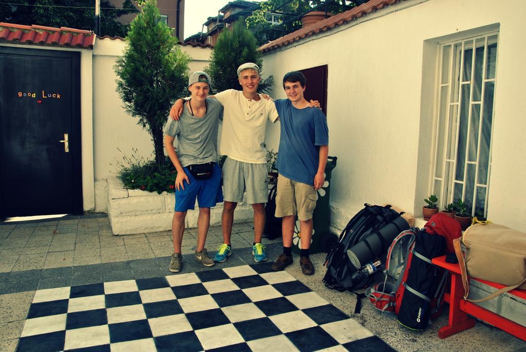 10 Coins Hostel & Tours Sofia Bagian luar foto