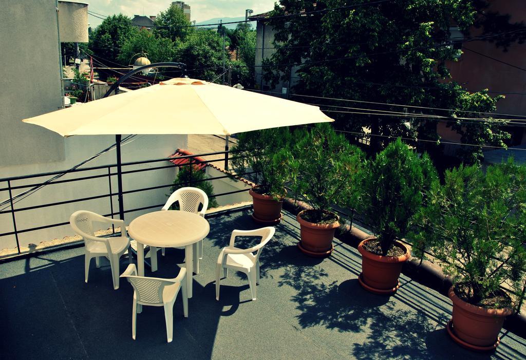 10 Coins Hostel & Tours Sofia Bagian luar foto