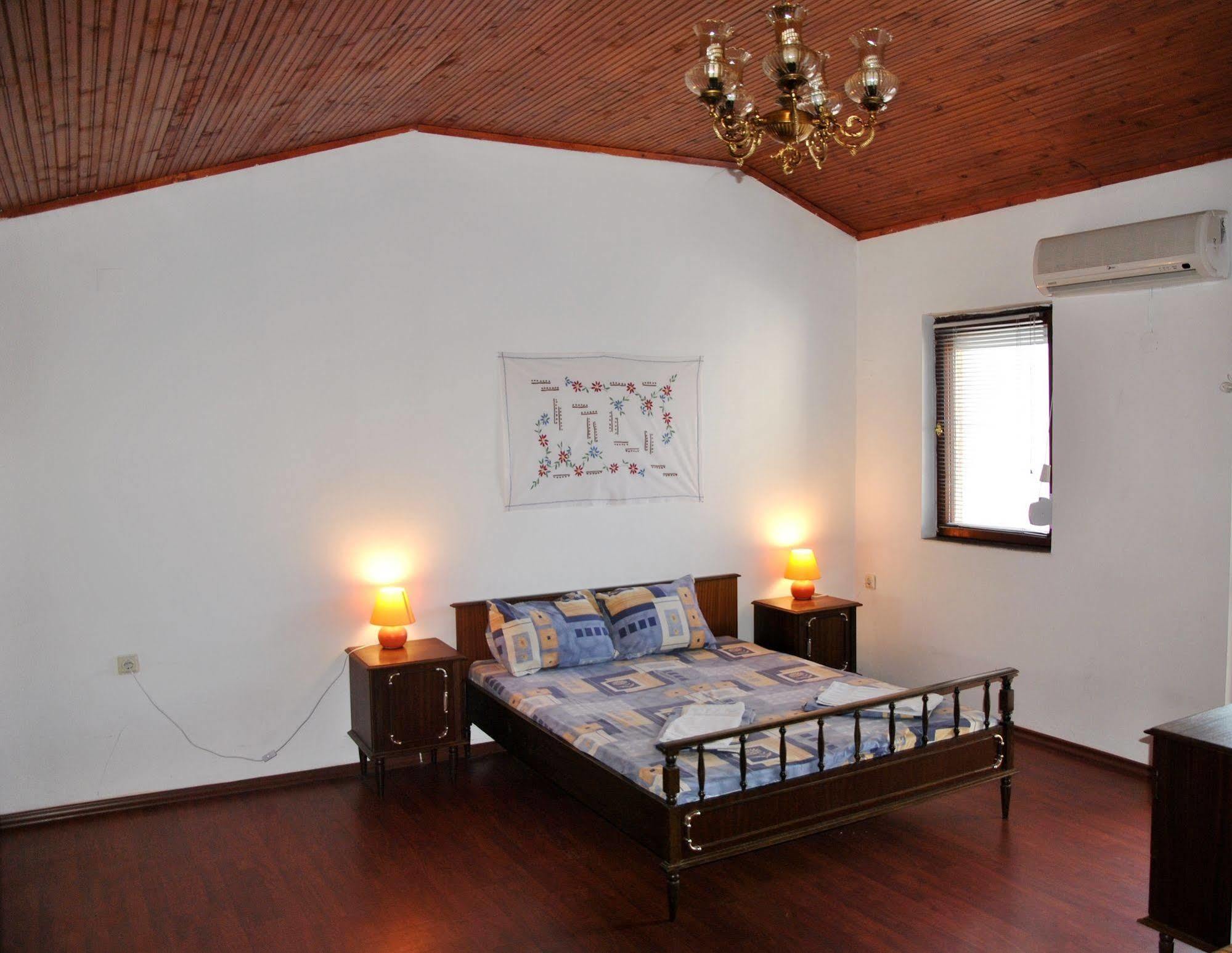 10 Coins Hostel & Tours Sofia Bagian luar foto
